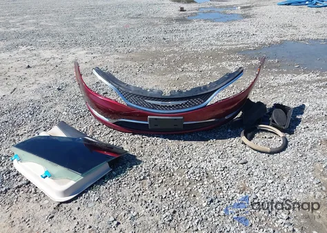 2015 Chrysler 200 Limited z USA, uszkodzony, nr VIN 1C3CCCAB8FN704579